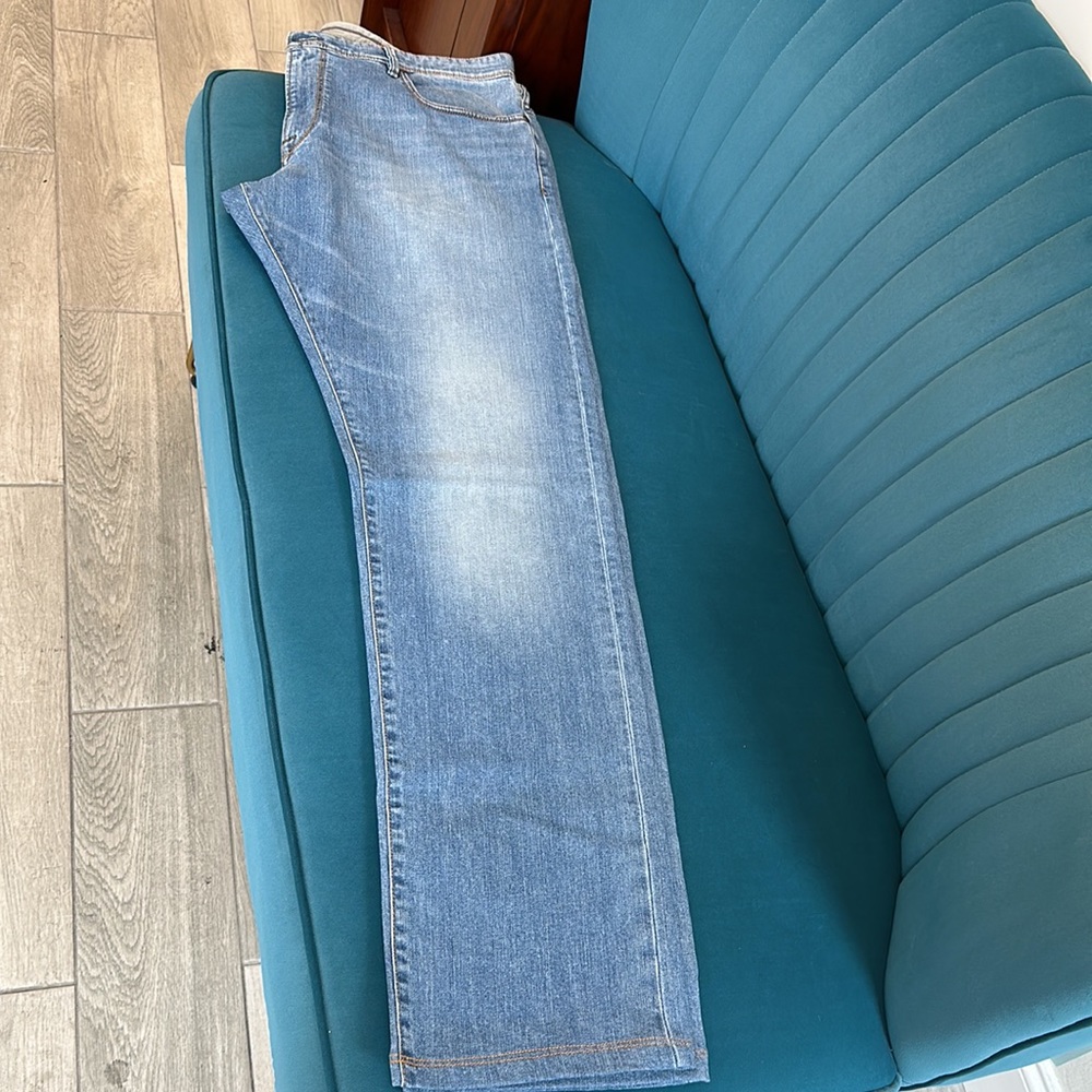 Light Blue Men’s Jeans - Casual Denim - Picture 4 of 4